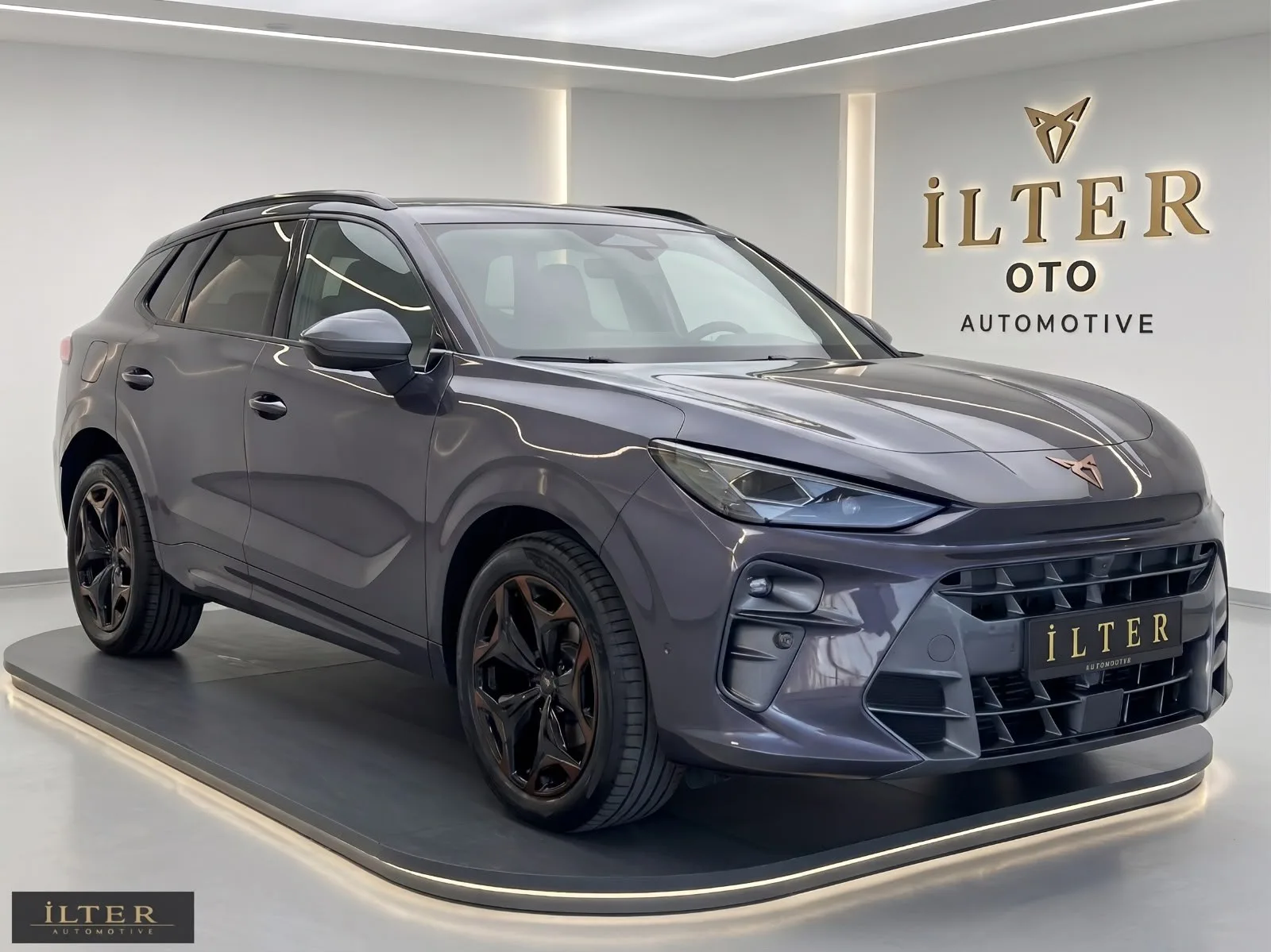 İlter Otomotiv showroomunda sergilenen bir araç